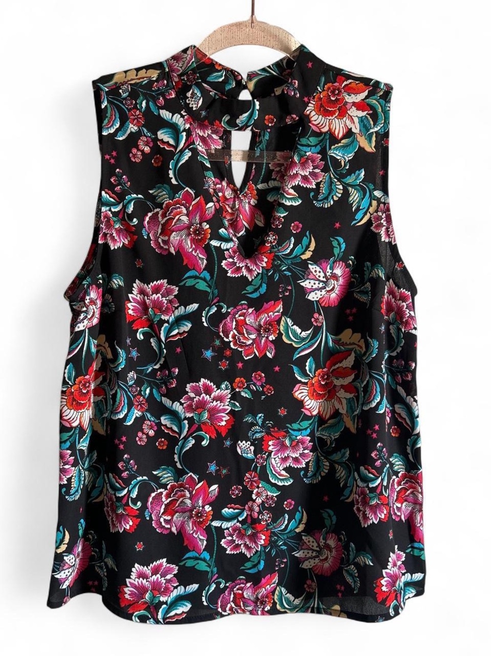 Monteau Floral Sleeveless V-Neck Top - Black with Pink & Teal Floral size M